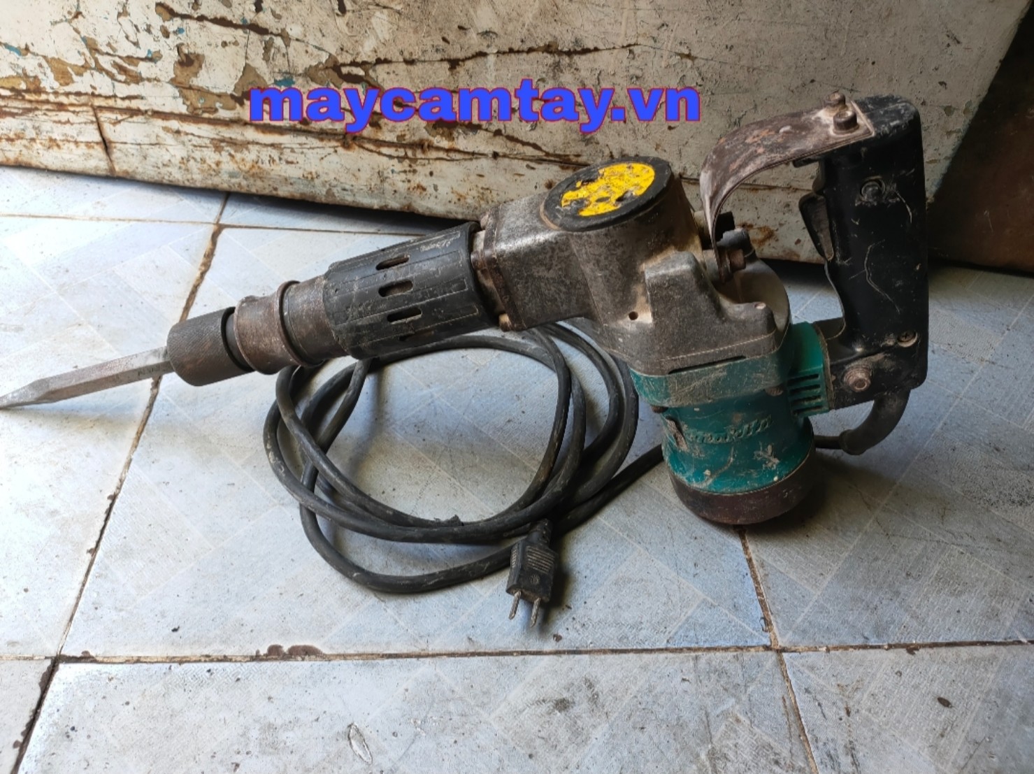 máy đục makita hm0810