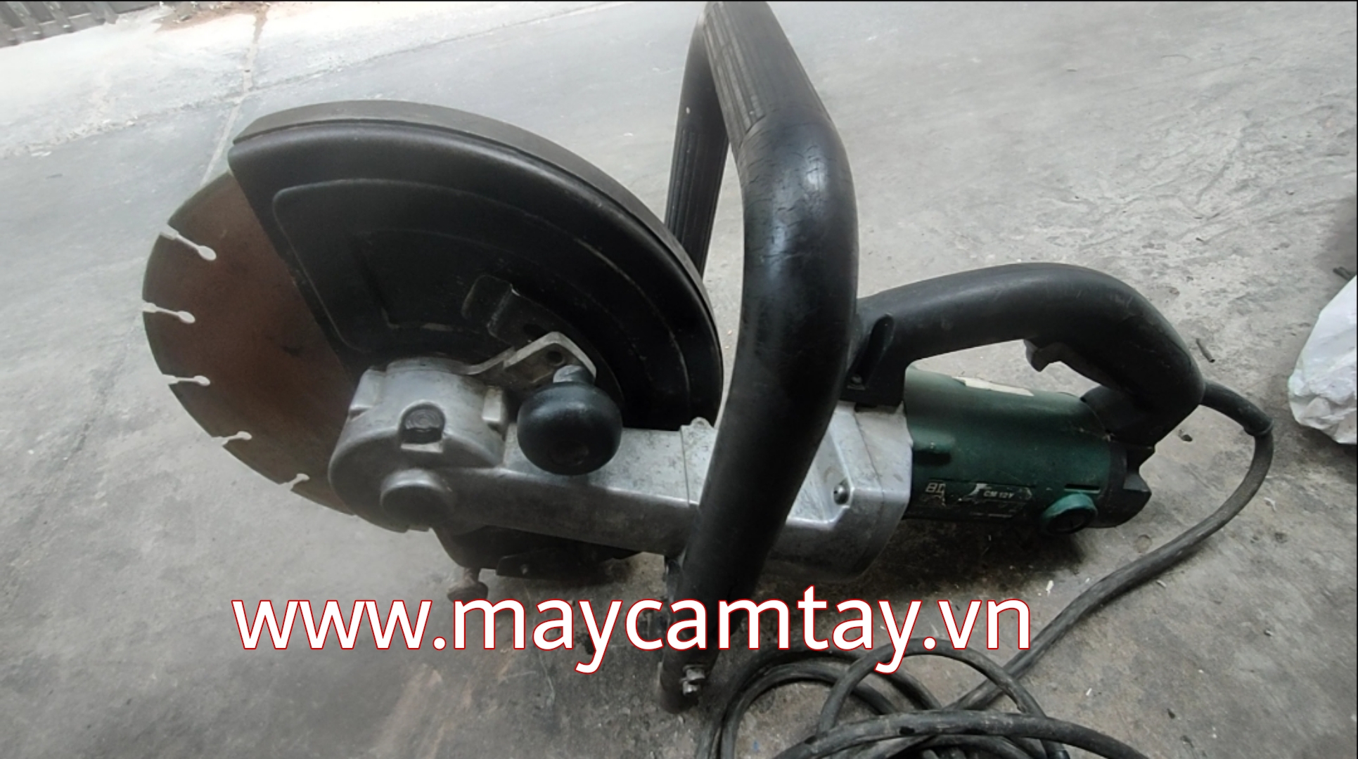 Máy cắt bê tông Hitachi CC12Y
